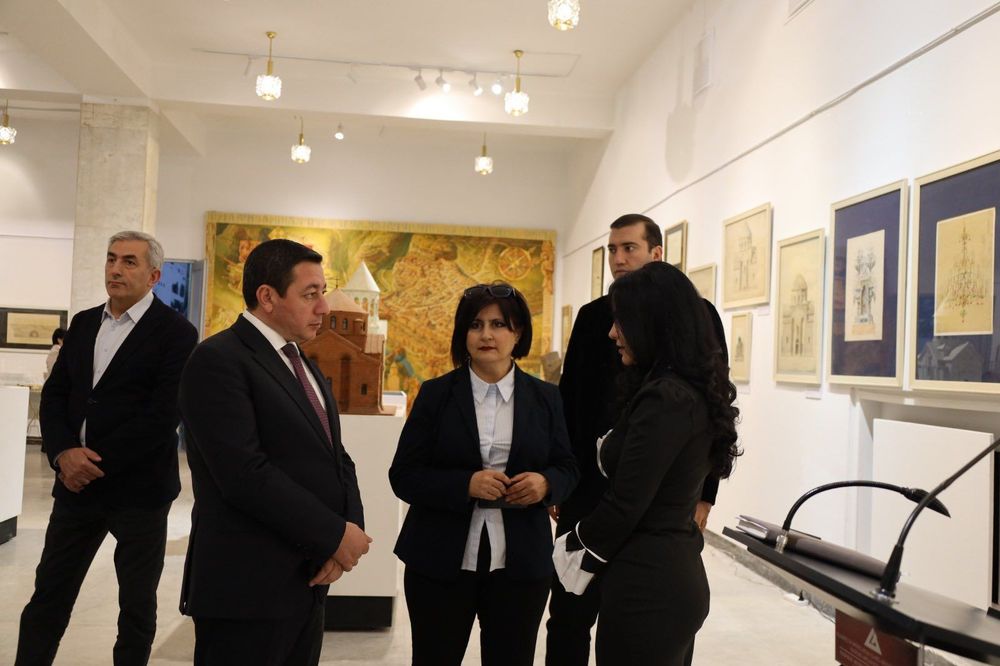 «Նմուշներ Հայաստանի ճարտարապետության գանձարանից»