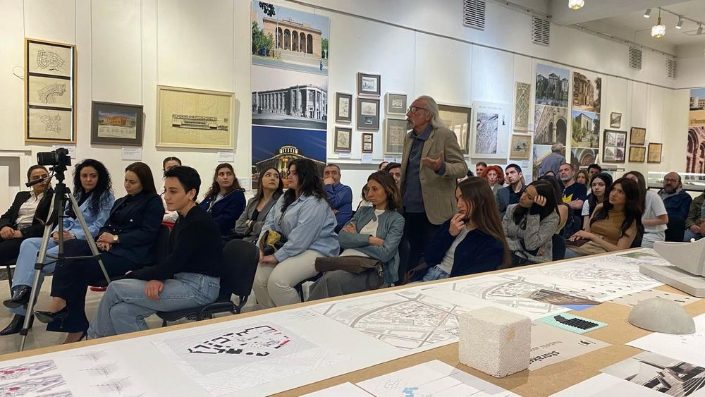 Պանելային քննարկում