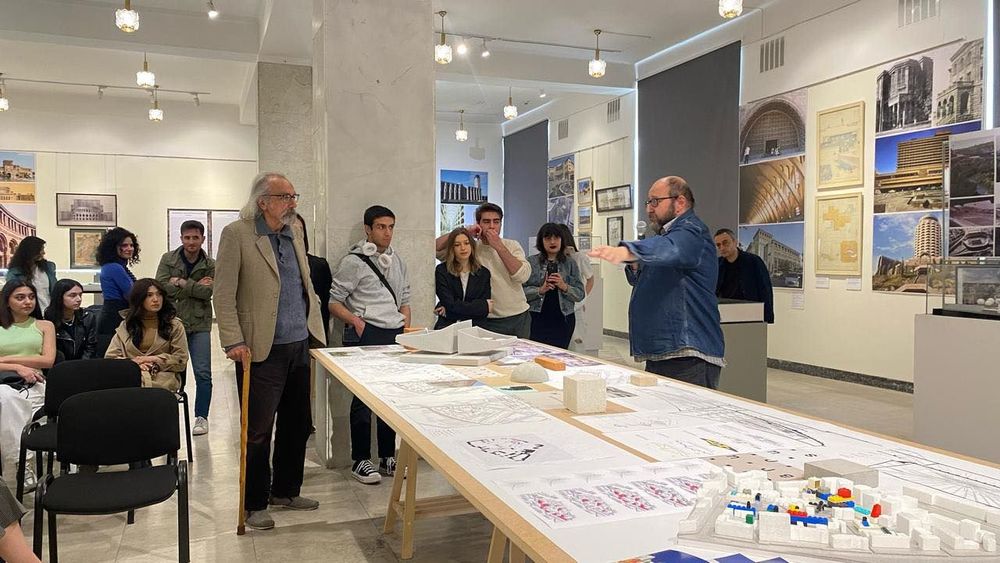 Պանելային քննարկում