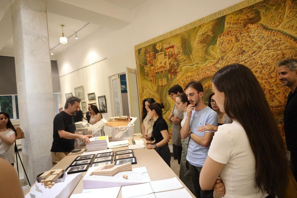 Պանելային քննարկում