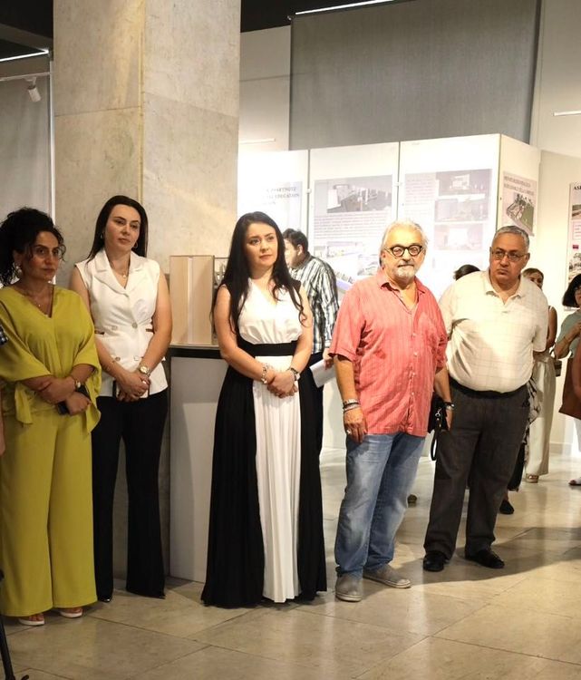 «Դեպի ժամանակակից ճարտարապետություն»